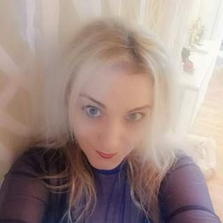 Uwielbia luz, śmiech i przyjazne chwile