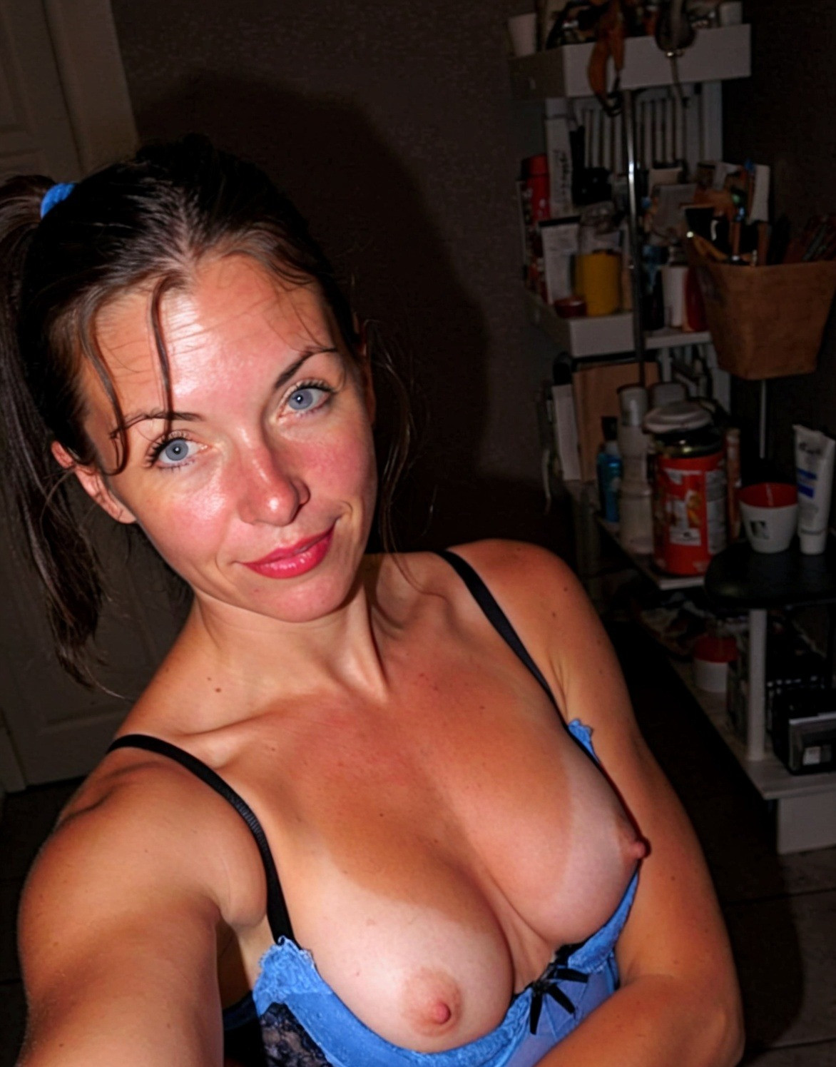 Mieszkam sama, w takim fajnym intymnym miejscu