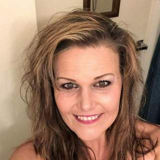 Pragnie przyjaźni pełnej radości i ciepła