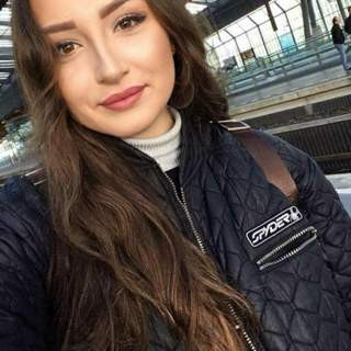 Szuka szczerej przyjaźni i uśmiechu